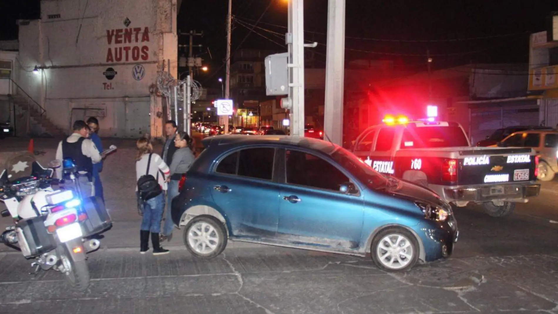 01 Semáforos fallan y ocasionan fuerte choque en Torreón